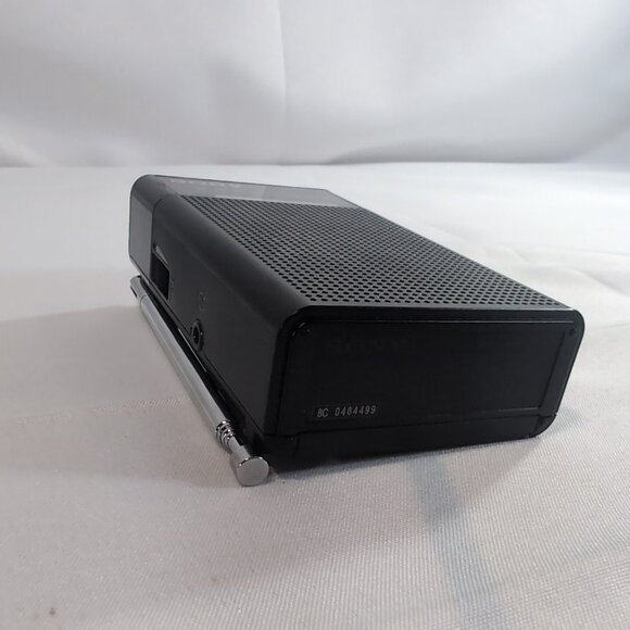 Sony ICF-P26 Portable FM/AM (MW) AA Battery Radio Black Headphone Jack TESTED - Picture 14 of 16